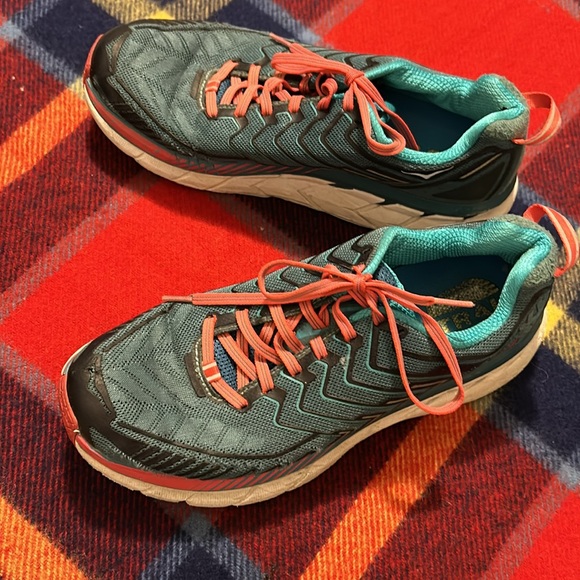 Hoka - Picture 4 of 10